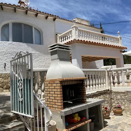 Emilia 8 Pax كاليبي