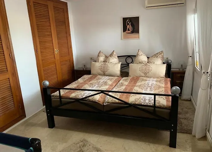 Emilia 8 Pax * Calpe