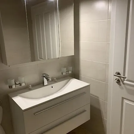 Emilia 8 Pax Villa *