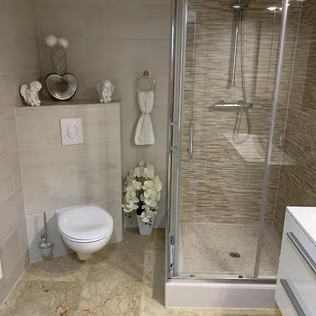 Villa Emilia 8 Pax *