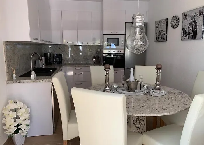 Emilia 8 Pax * Calpe