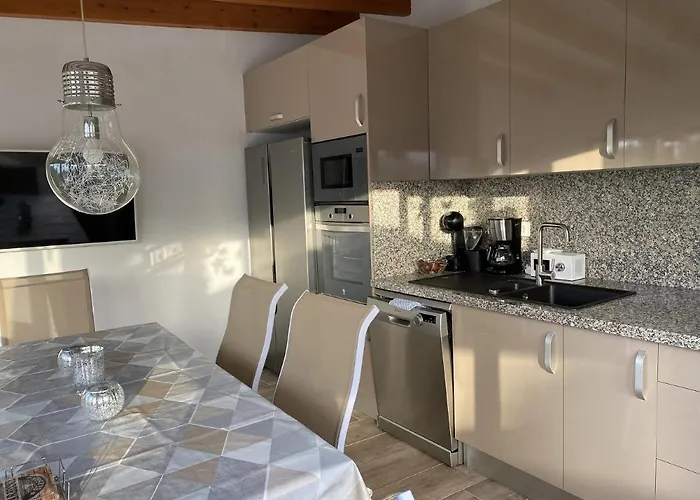 Villa Emilia 8 Pax *