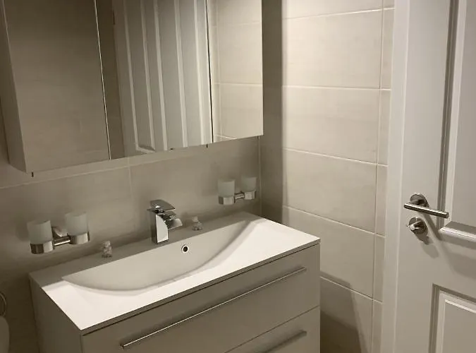 Emilia 8 Pax Villa *